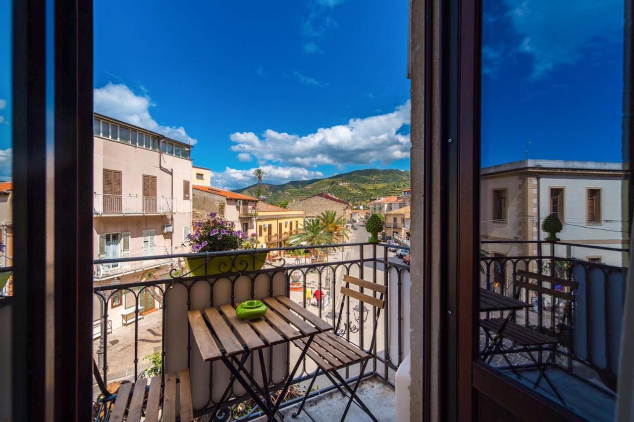 The Palace B&B And Apartments Santo Stefano di Camastra Εξωτερικό φωτογραφία