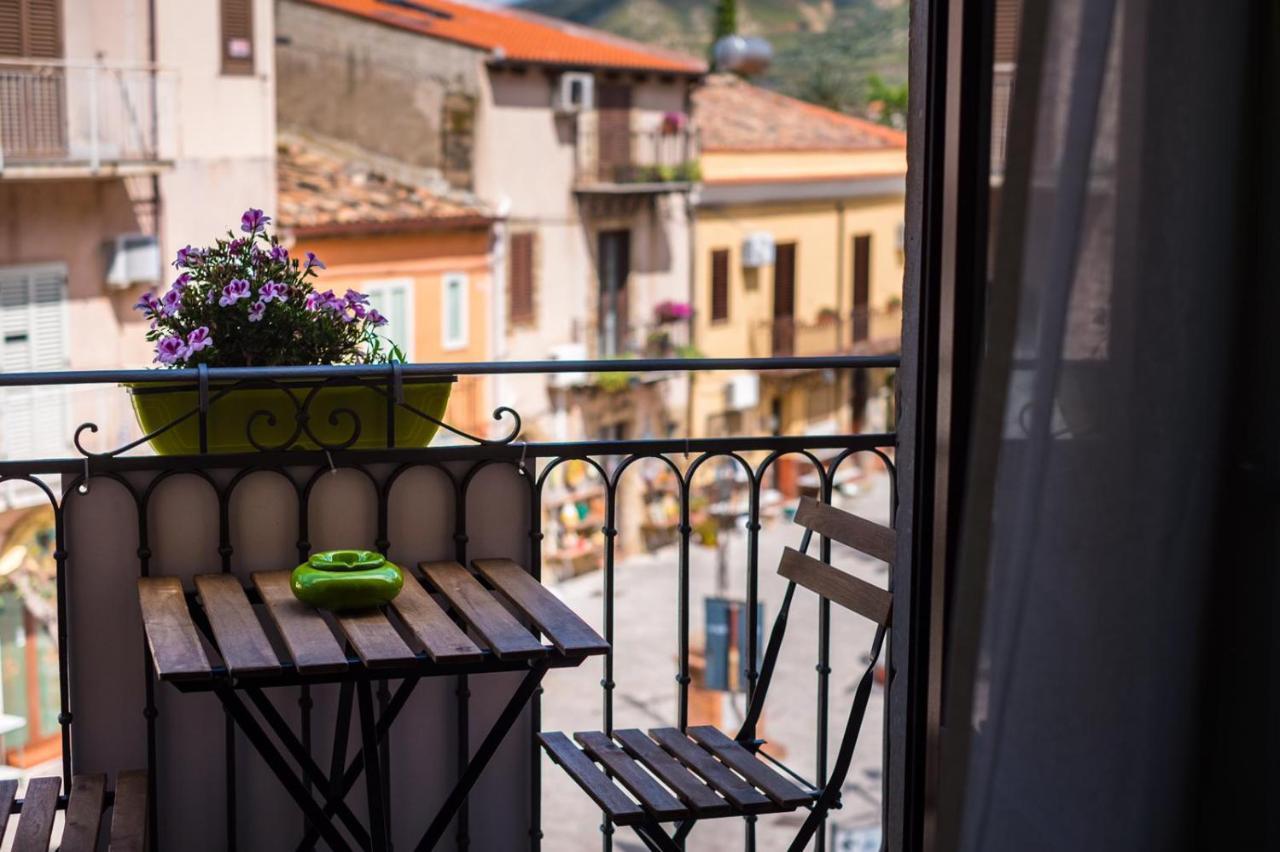 The Palace B&B And Apartments Santo Stefano di Camastra Εξωτερικό φωτογραφία