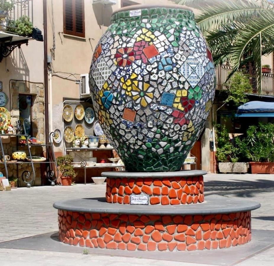 The Palace B&B And Apartments Santo Stefano di Camastra Εξωτερικό φωτογραφία