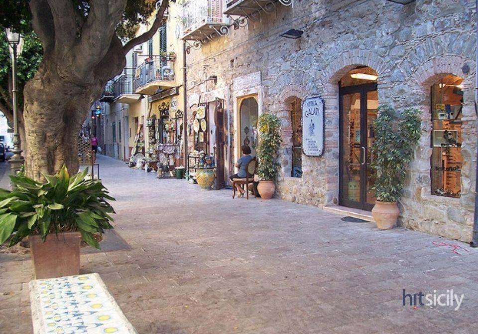 The Palace B&B And Apartments Santo Stefano di Camastra Εξωτερικό φωτογραφία