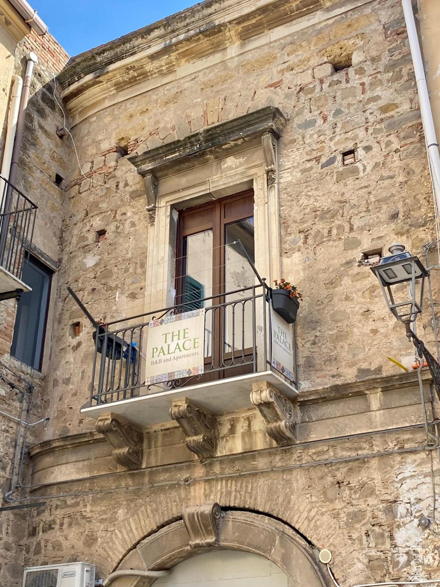 The Palace B&B And Apartments Santo Stefano di Camastra Εξωτερικό φωτογραφία