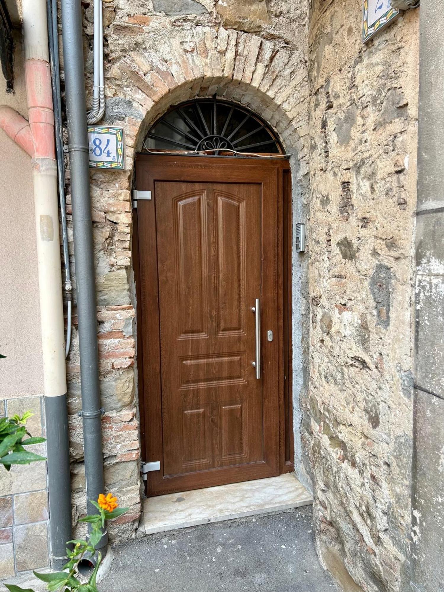 The Palace B&B And Apartments Santo Stefano di Camastra Εξωτερικό φωτογραφία