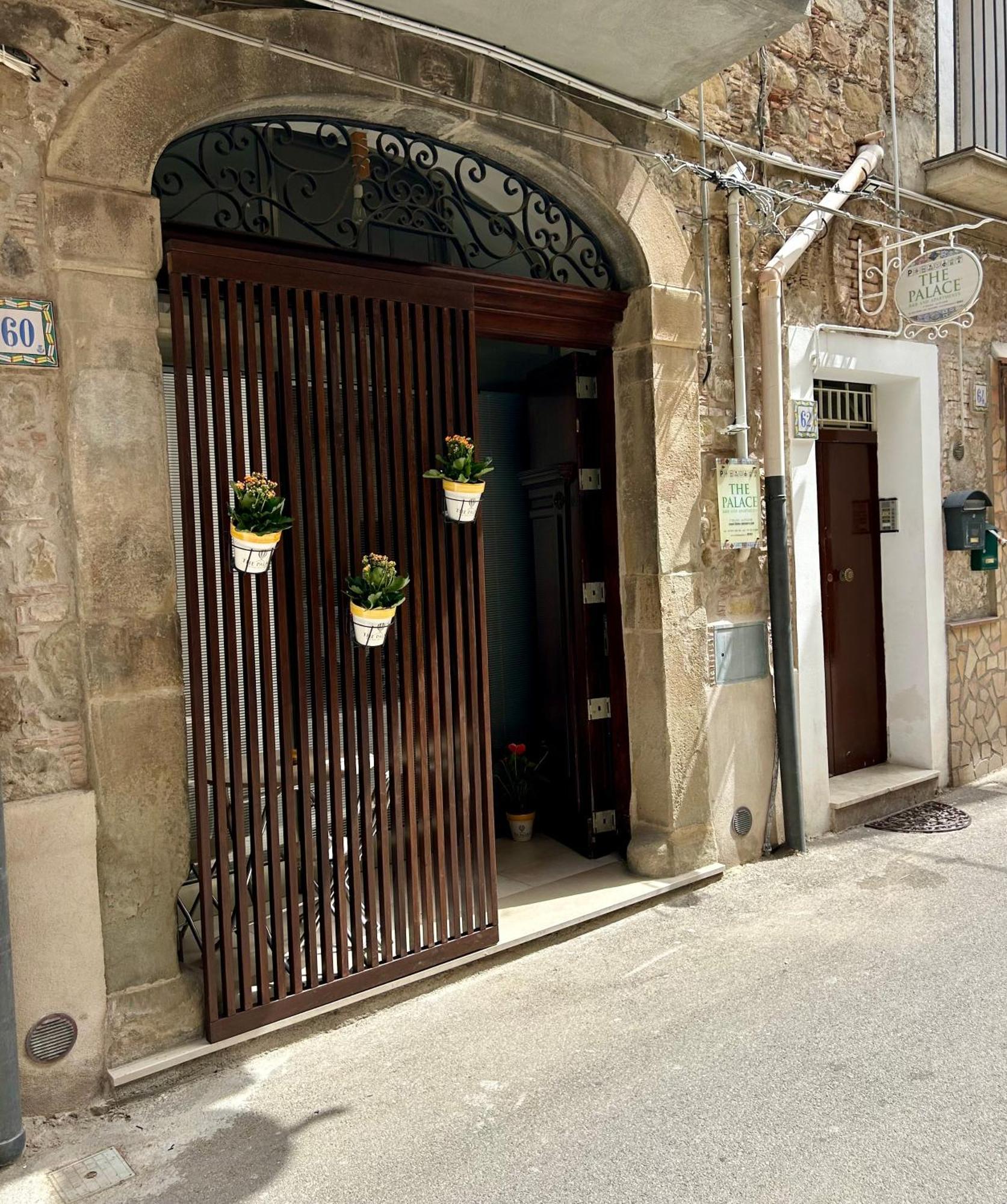 The Palace B&B And Apartments Santo Stefano di Camastra Εξωτερικό φωτογραφία